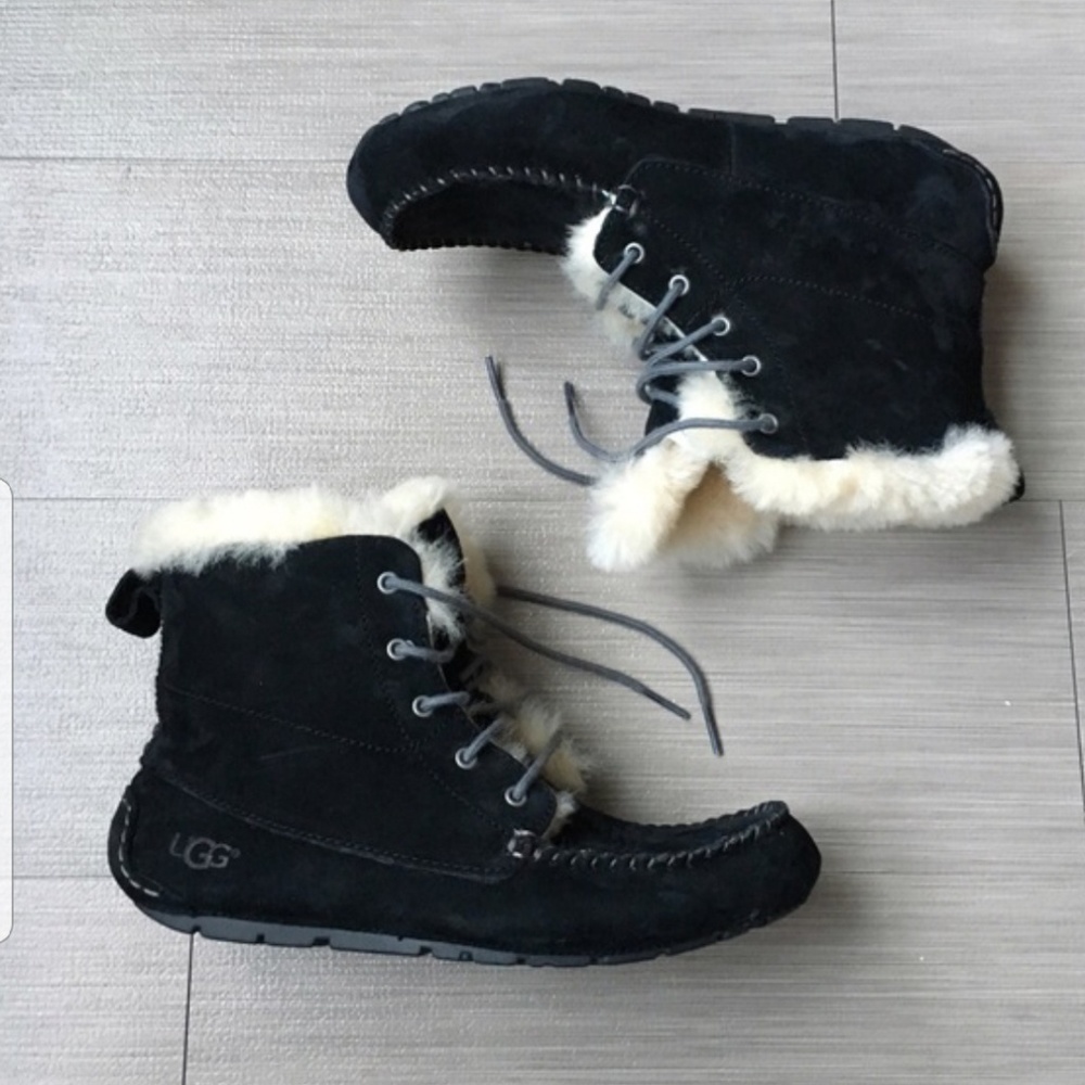 Ugg moccasin  Boots